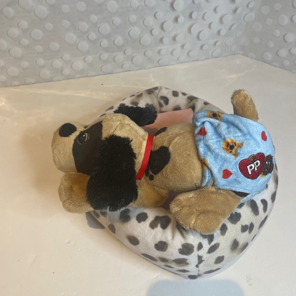 Pound Puppy 🐶 Newborn with dog bed - Picture 3 of 11